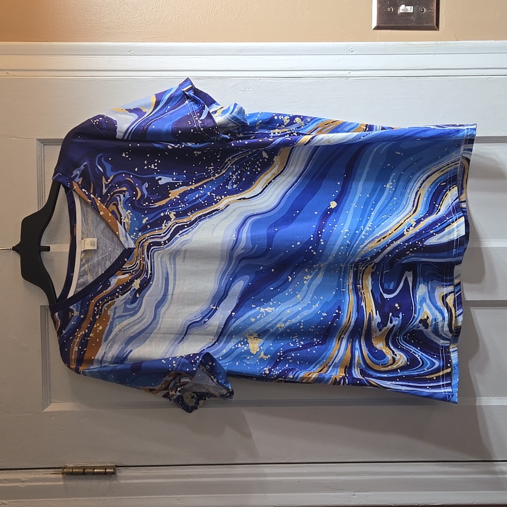 PixieLady XL blue, gold, and white marbleized v-neck shirt